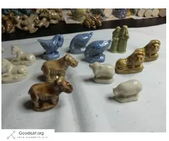 WADE MINIATURES, NOAH'S ANIMALS, RED ROSE TEA - $40 (Canaan)